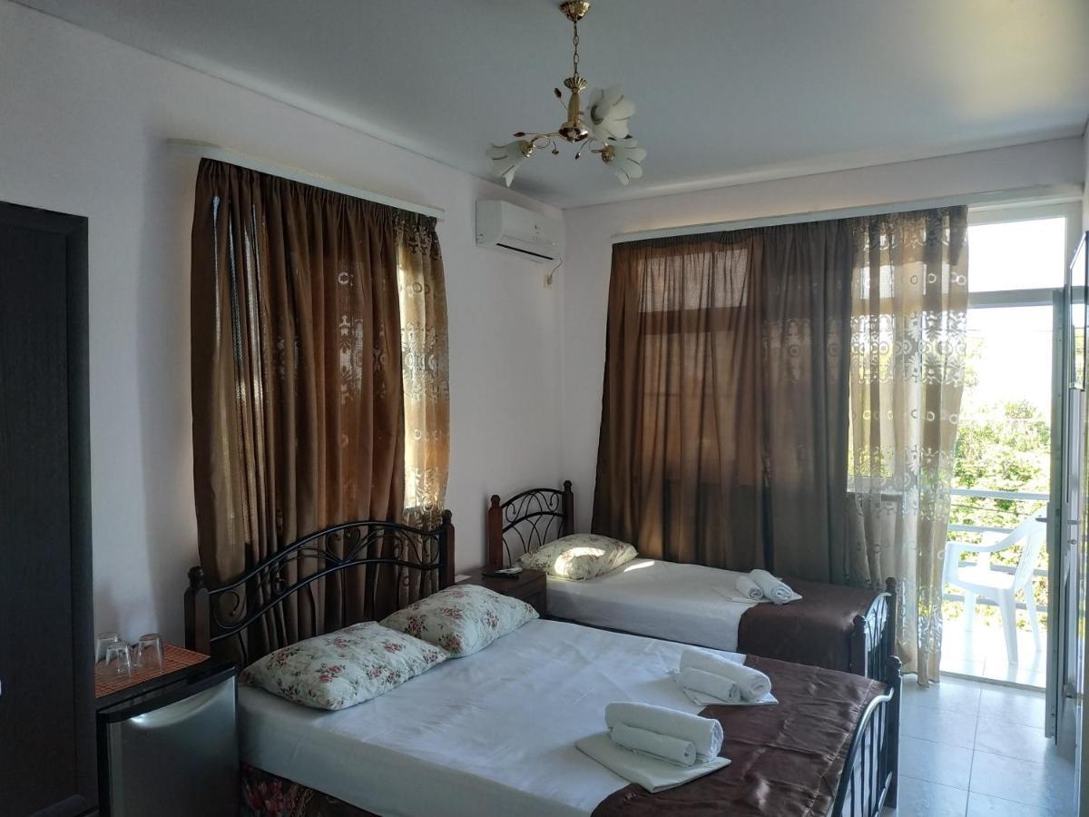 Guest House U Antoniny Гагра Екстер'єр фото