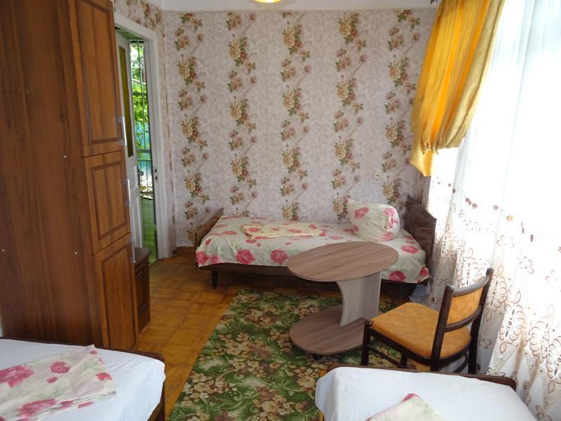 Guest House U Antoniny Гагра Екстер'єр фото